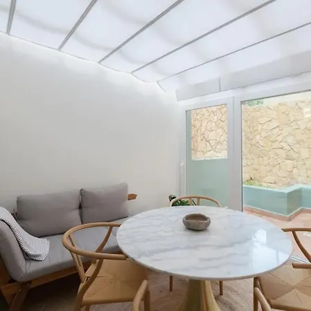 Serene T1 In Lapa With Ac And Private Patio * Lisboa