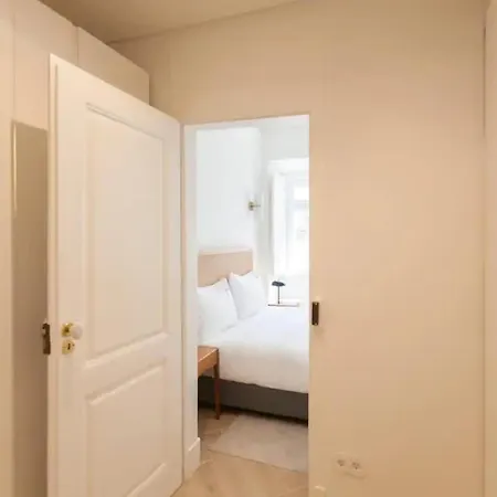 Serene T1 In Lapa With Ac And Private Patio