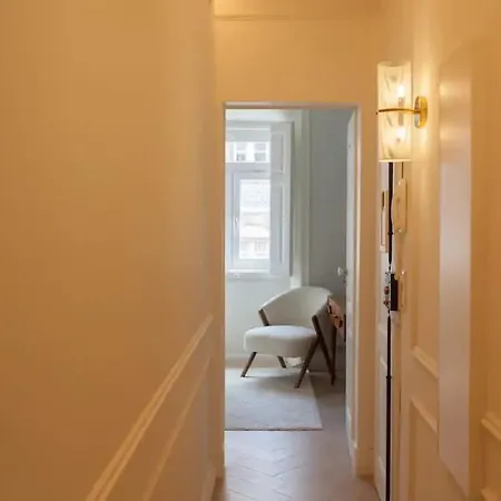 Serene T1 In Lapa With Ac And Private Patio * Lisboa
