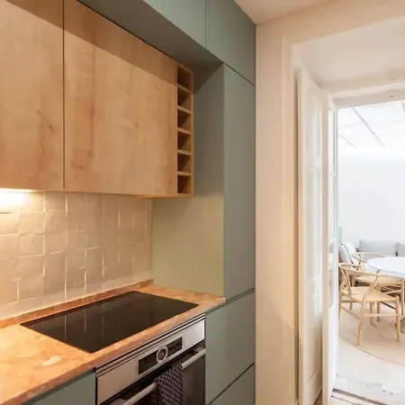 Апартаменты Serene T1 In Lapa With Ac And Private Patio Лиссабон